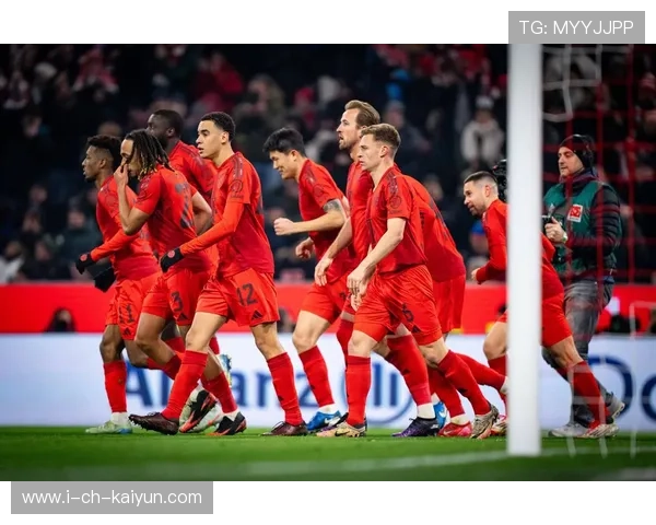 凯恩反击端冷静处理球，拜仁打出教科书式推进